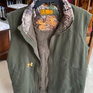 Mans under armor vest size Medium